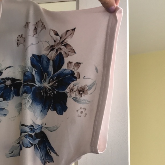 Cream floral top - Picture 6 of 7